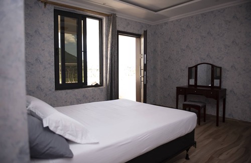Maasai Mara Hotel | six-bedroom luxury hotel offers serene tranquility in Maasai Mara's heart