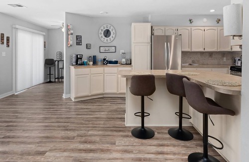 Rockport House | Sixteen Oaks | Pet Friendly, Pool, Tiki Bar, Games