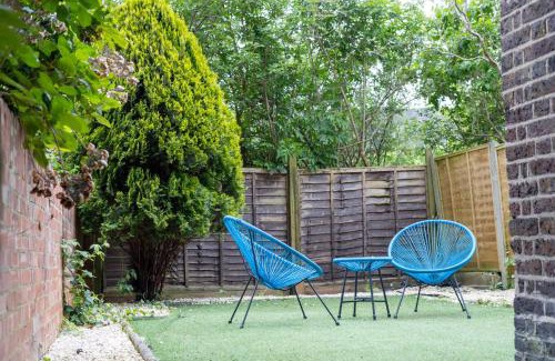 Hillrise Apartment | Sizzling London Studio with Jacuzzi & Private Bath