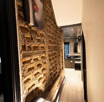 Hillrise Apartment | Sizzling London Studio with Jacuzzi & Private Bath
