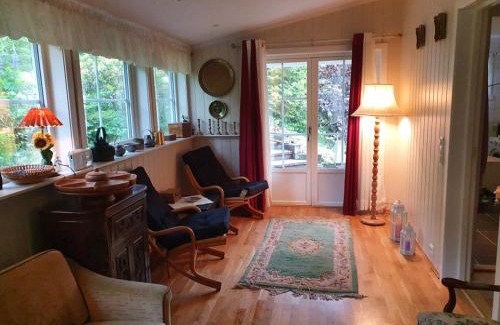 Olden House | Sjarmerende feriehus i Olden rett ved fjorden