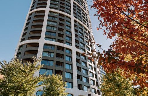 Old Town Apartment | SKAU Sky Park Coral by Zaha Hadid 22 floor 1Tower Panoramic View Free Parking