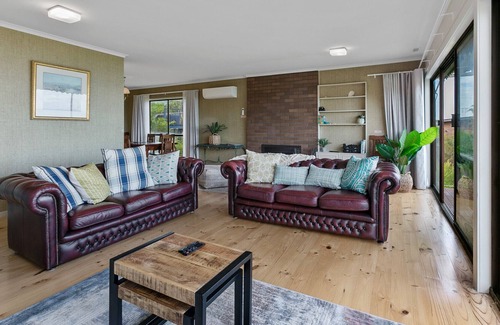 Skenes Creek House | SKENES SURFSHACK - the best views and wifi