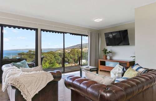 Skenes Creek House | SKENES SURFSHACK - the best views and wifi