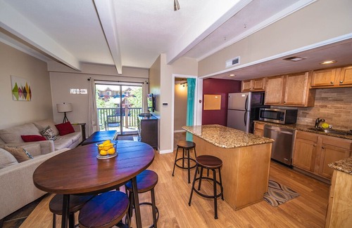 Warrior's Mark Condo | Ski and Racquet Club Condo CG4: Nice Location & Amenities!
