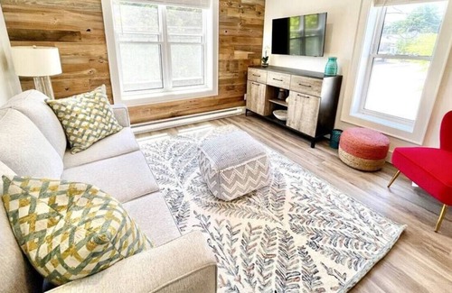 Meaford Apartment | "Ski" at Hills Meaford | 2BD Suite + Bunk Beds