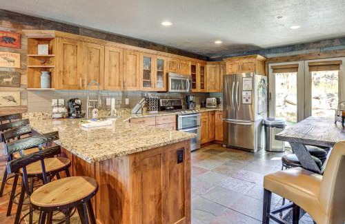 Eden Apartment | Ski, Hike and Relax Eden Condo with Hot Tub Access