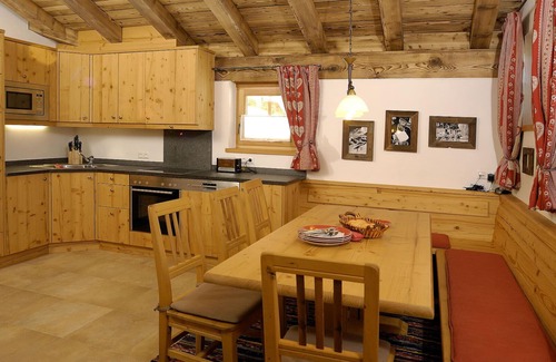 Hochkrimml Ski Chalet | Ski hut for 8 people, with sauna directly on the ski slope to the Zillertal Arena