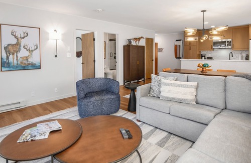 Beaver Creek Condo | Ski-In and Out in Beaver Creek Village Condo w/Balcony, Hot Tub, Free Shuttle