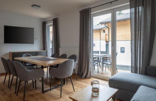 Reichenau Ski Chalet | Ski-in chalet with hot tub and sauna