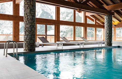 Pralognan-la-Vanoise Apartment | Ski-in/ski-out & foot of the slopes, fitness, swimming pool, terrace, balcony, tv, ski locker, 31m²