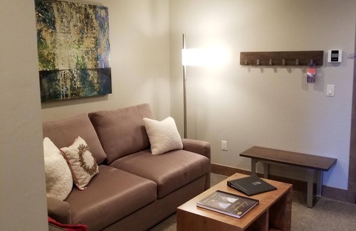 Breckenridge Cabin | Ski in/out 1BR Suite Grand Colorado on Peak8. Available Jan 24-Jan 31, 2026