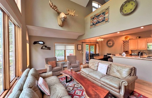 Peak 8 Ski Chalet | Ski In-Out 300 ft to 4 O'clock Run Private Hot Tub