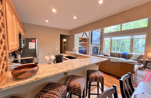 Peak 8 Ski Chalet | Ski In-Out 300 ft to 4 O'clock Run Private Hot Tub
