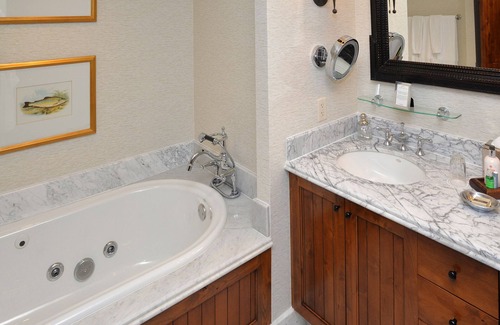 Avon Condo | Ski in/out, FREE LIFT TICKETS! Timbers Bachelor Gulch, Hot Tubs, Pool are open!