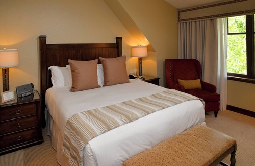 Avon Condo | Ski in/out, FREE LIFT TICKETS! Timbers Bachelor Gulch, Hot Tubs, Pool are open!