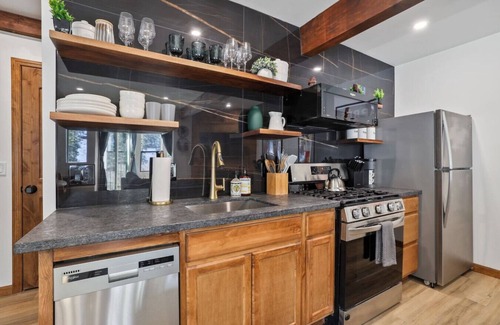 Tahoe Village House | Ski In/Out | Hot Tub & Slopeside Views | Sleeps 4