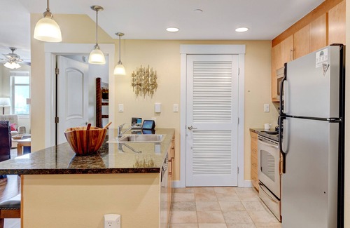 Winter Park House | Ski In Out Luxury Condo 3425 I Huge Hot Tub I Views I Best Price I FREE Adventures Daily