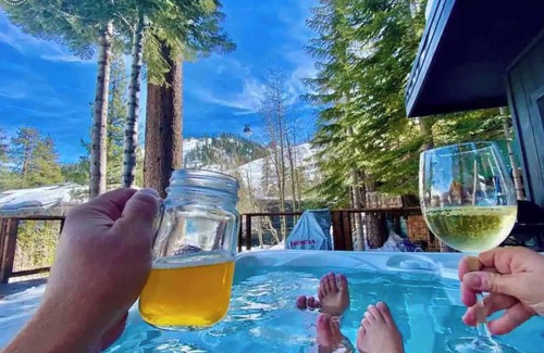 Olympic Valley House | ★Ski In-Out! Mid-Mountain PALISADES home! Hot tub! Views! Walk to village! ★