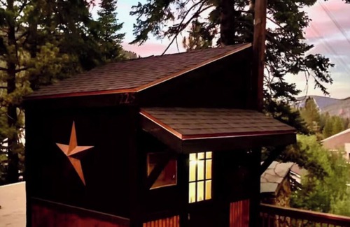 Olympic Valley House | ★Ski In-Out! Mid-Mountain PALISADES home! Hot tub! Views! Walk to village! ★