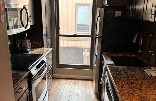 Four O'Clock Apartment | Ski In/Out Newly updated studio near Main St!