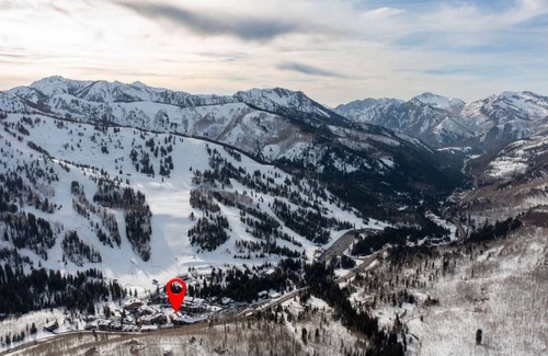 Salt Lake Mountain Resorts Apartment | Ski in/out,Pool,Hot Tub,Pool Table - Resort View!