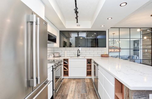 The Blue Mountains Apartment | Ski In/Out Steps to Village