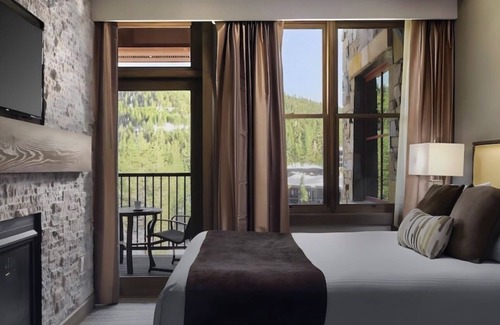 Truckee Resort | Ski in&out SO MUCH ❄️ at the beautiful 2bdrm 2ba Villa @ Hyatt Northstar Village