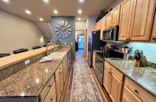 Peak 8 Ski Chalet | Ski In-Out to 4 Oclock Run Breck! Private Hot Tub