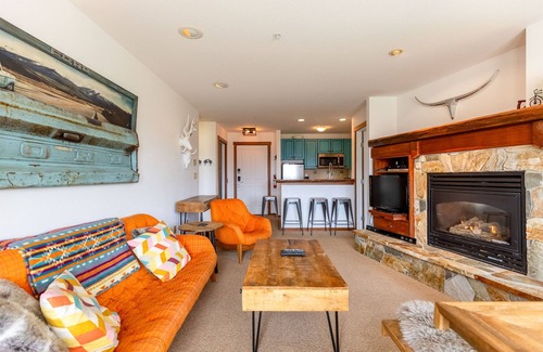 East Kootenay Condo | Ski In/Out with Mountainside Views. Dog Friendly