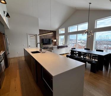 Beaupre Apartment | Ski-in Penthouse Condo MSA