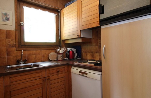 Les Carroz-d'Araches Apartment | Ski-In/Ski-Out 2-Room Apartment for 6 with Terrace, Close to Village and Amenities