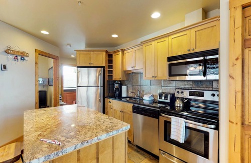 Snow Pine Estates Condo | Ski-In/Ski-Out Chalet with Mountain Views, Private Hot Tub, & Gas Fireplace