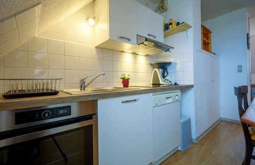 Pla d'Adet Apartment | Ski-In/Ski-Out Apartment for 6 with Mountain Views, Near Ski School