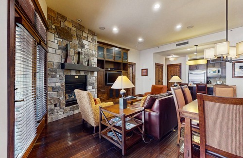 Truckee Condo | Ski-in/ski-out, ground-floor condo with fireplace, patio, shared pool/hot tub