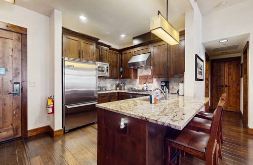 Truckee Condo | Ski-in/ski-out, ground-floor condo with fireplace, patio, shared pool/hot tub