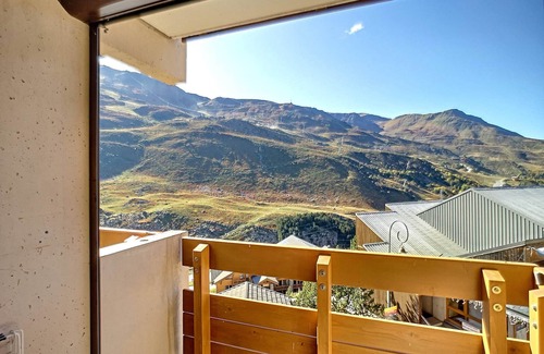 Les Bruyeres Apartment | Ski-In/Ski-Out 1BR Apartment - Mountain Views, Sleeps 4 - Les Menuires