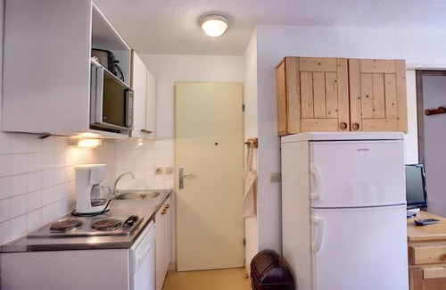 Les Bruyeres Apartment | Ski-In/Ski-Out 2-Room Apartment with Mountain View, Sleeps 4, Free WiFi