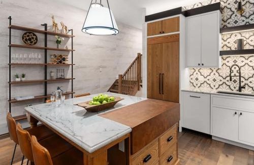 Aspen Apartment | Ski In Ski Out 3 Bed Condo with Private Patio