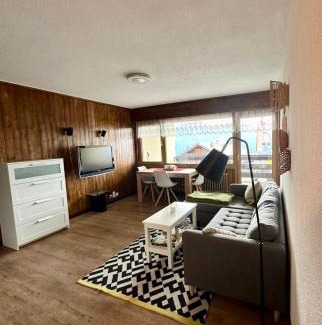 Veysonnaz Apartment | Ski-in Ski-out 4, mountain view