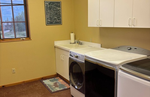 Mount Crested Butte House | Ski-In/Ski-Out 4 BR House that sleeps 10 in Mount Crested Butte!