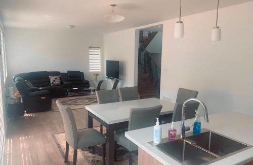 The Blue Mountains Apartment | Ski-In/Ski-Out 4BR Home with Lakeside Views: Mountain Luxury Redefined