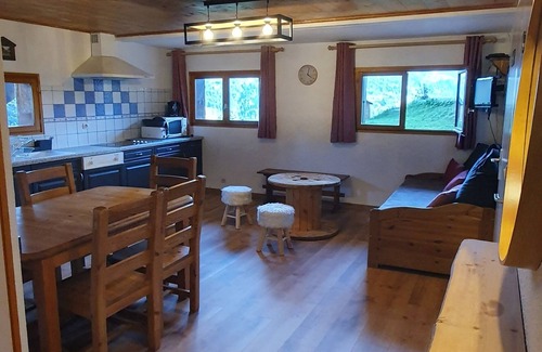 La Lechere Ski Chalet | Ski-in, ski-out along the slopes