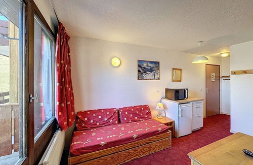 Les Bruyeres Apartment | Ski-in/Ski-out Apartment, 2-Room + Mountain Corner, 26m², Sleeps 5, WiFi - Les Menuires