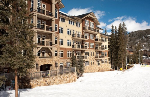 River Run Condo | Ski-in/Ski-out Condo + Fireplace + Shared Hot Tub