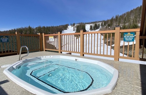 Whitefish Condo | Ski-In/Ski-Out Condo with Valley Views & Hot Tub Access