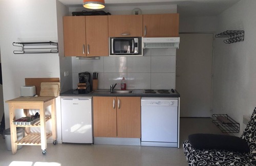 Arette Apartment | Ski-in/Ski-out: Cozy Apartment for 6 with Mountain Views, Parking & Modern Amenities