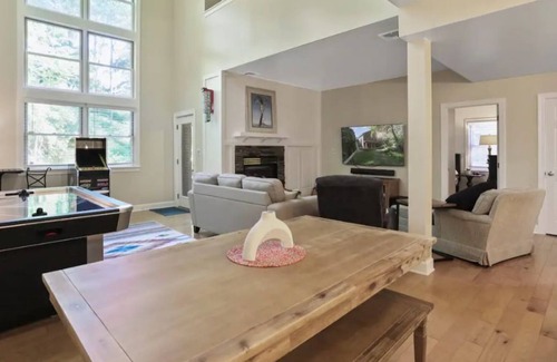 Mercersburg House | Ski in-Ski out ‘Deer'lightful Mountain Retreat