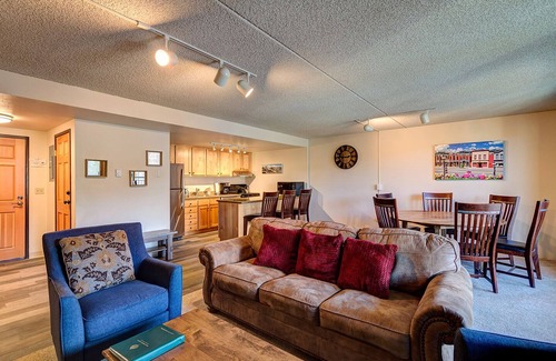 Peak 9 Condo | Ski-In/ski-Out Downtown Breckenridge Condo, Hot Tubs, Mountain Views!