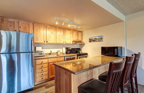 Peak 9 Condo | Ski-In/ski-Out Downtown Breckenridge Condo, Hot Tubs, Mountain Views!